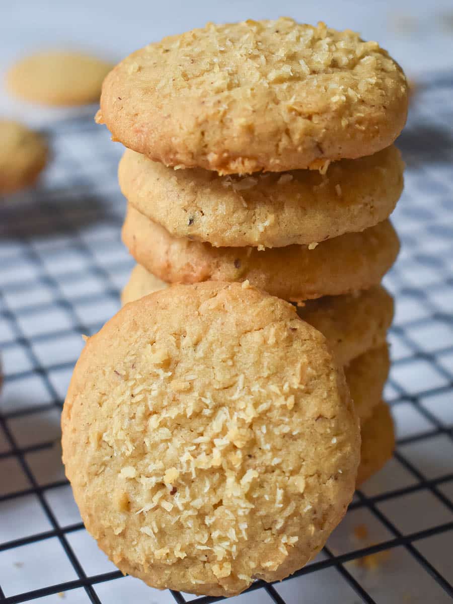 coconut-cookies-bakery-style