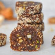 anjeer khajoor roll